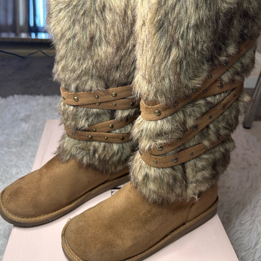 Fuzzies boots